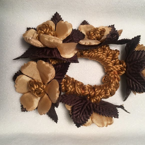 Stylish Bracelet and Scrunchies Accessories - Picture 3 of 4